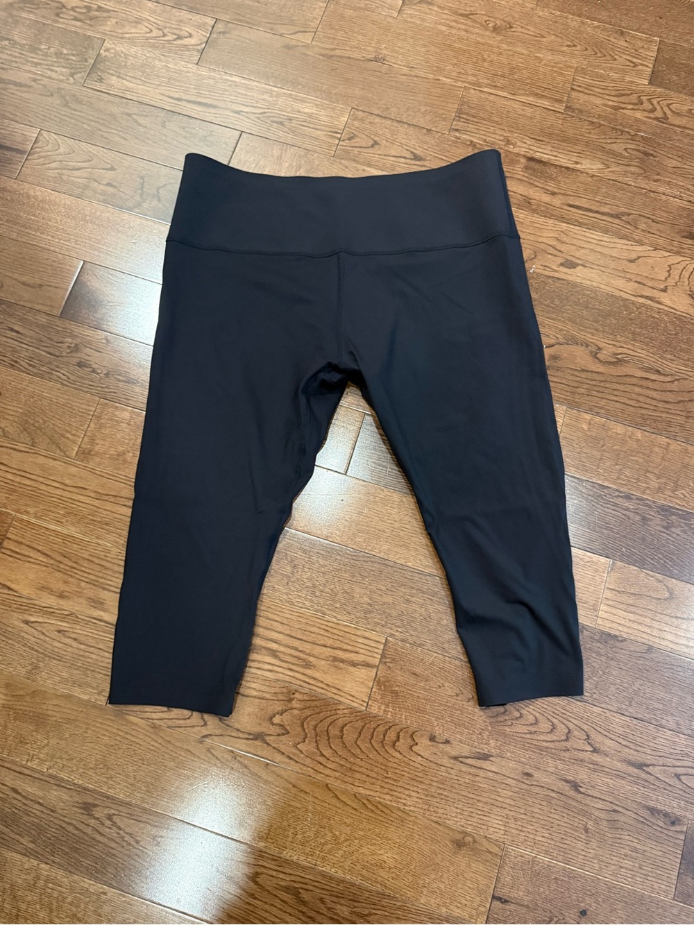 knix Black Capri Leggings
